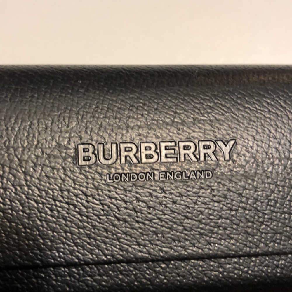 Burberry Eyewear Case/Hard Shell/Unisex